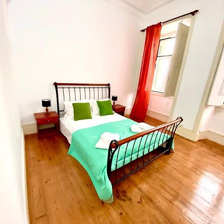 Artdeco Chiado 4 - Large Comfortable Double Room With Shared Bathroom Lissabon Buitenkant foto