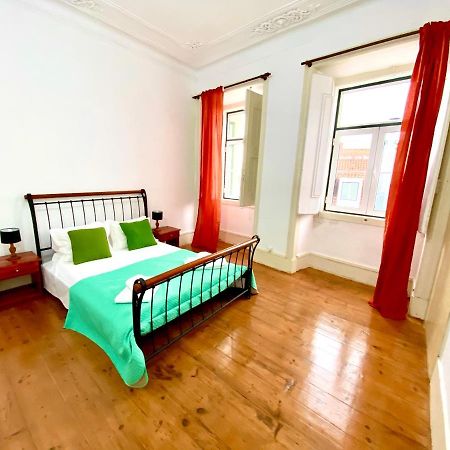 Artdeco Chiado 4 - Large Comfortable Double Room With Shared Bathroom Lissabon Buitenkant foto