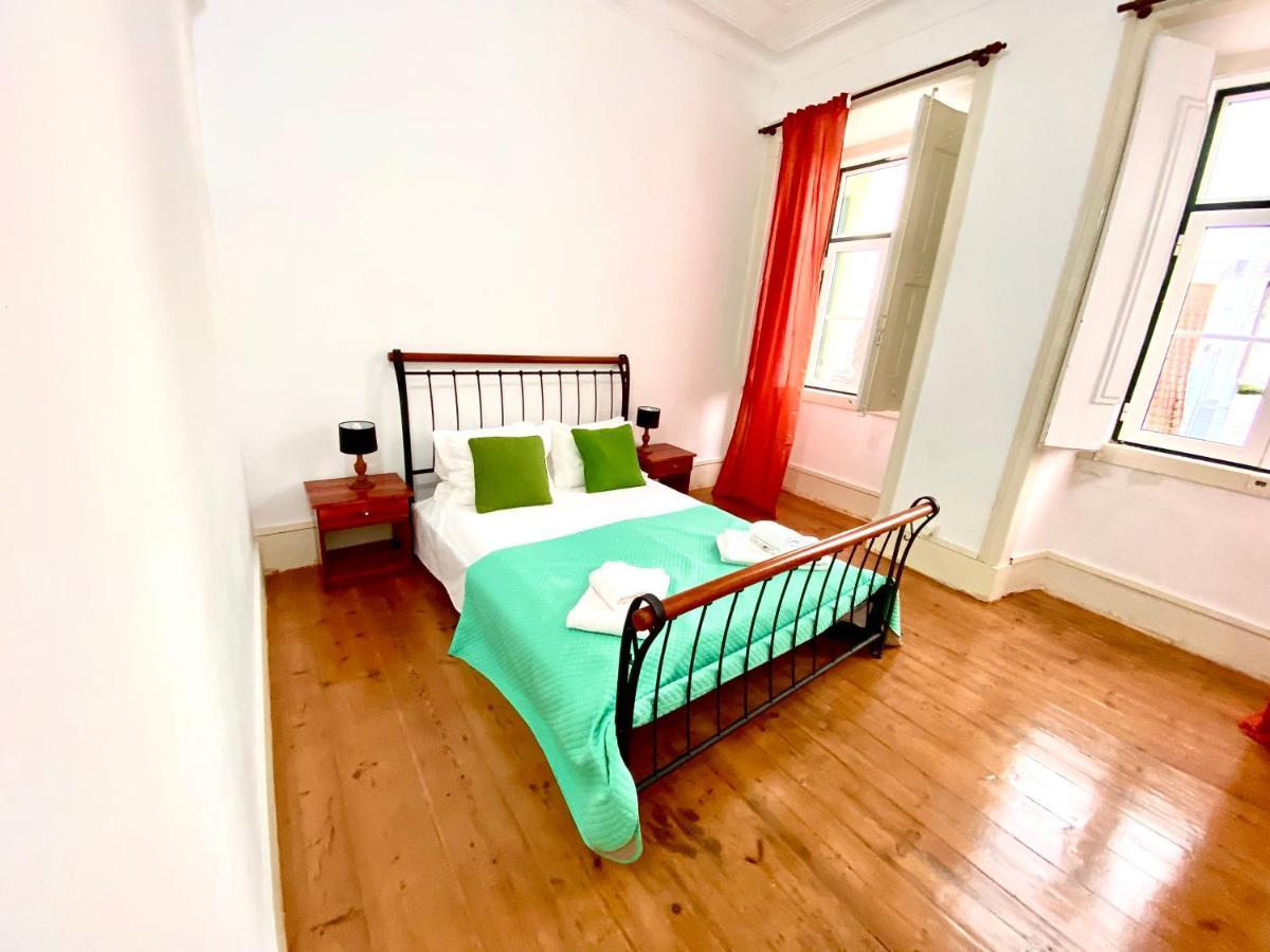 Artdeco Chiado 4 - Large Comfortable Double Room With Shared Bathroom Lissabon Buitenkant foto