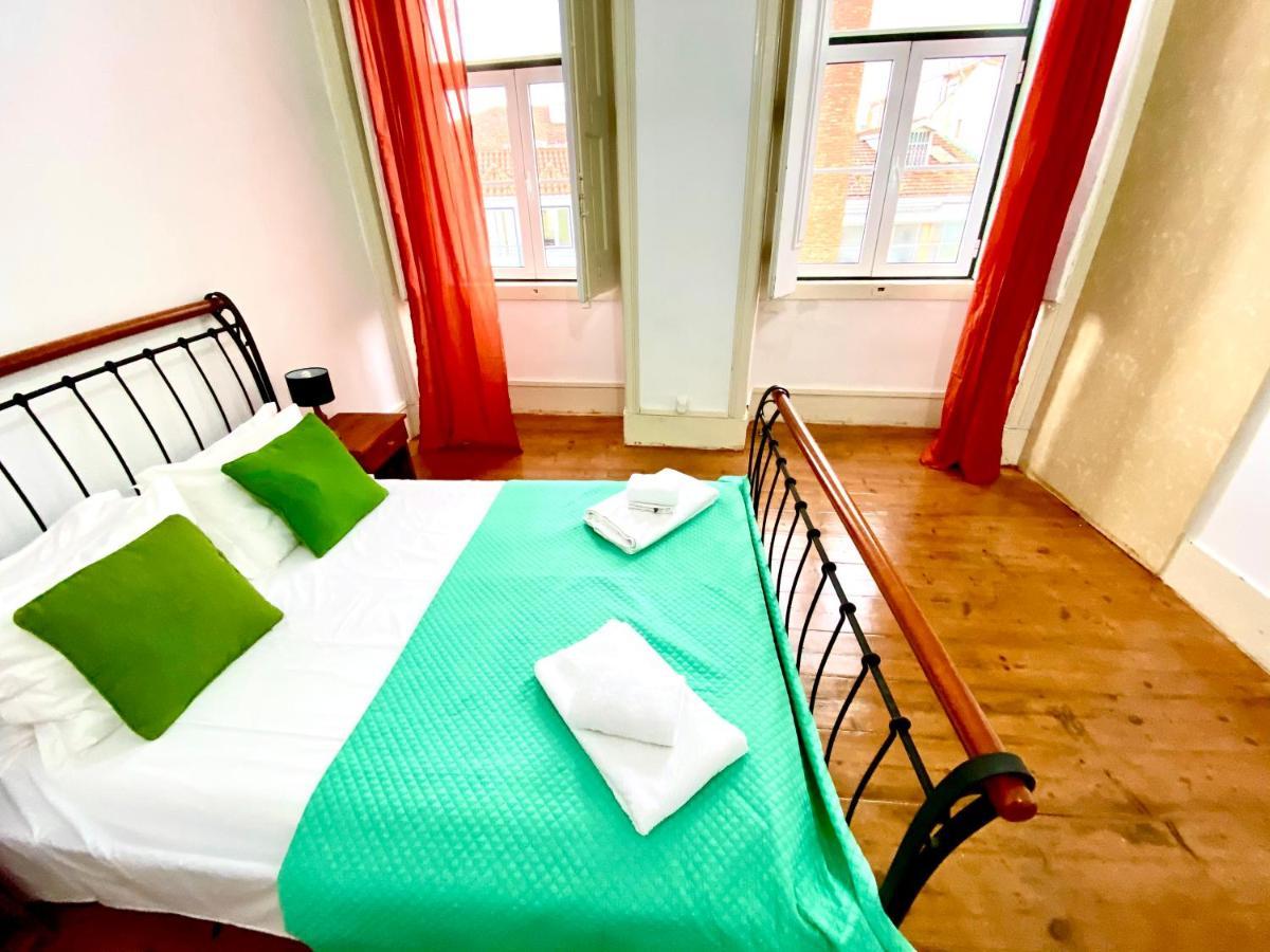 Artdeco Chiado 4 - Large Comfortable Double Room With Shared Bathroom Lissabon Buitenkant foto