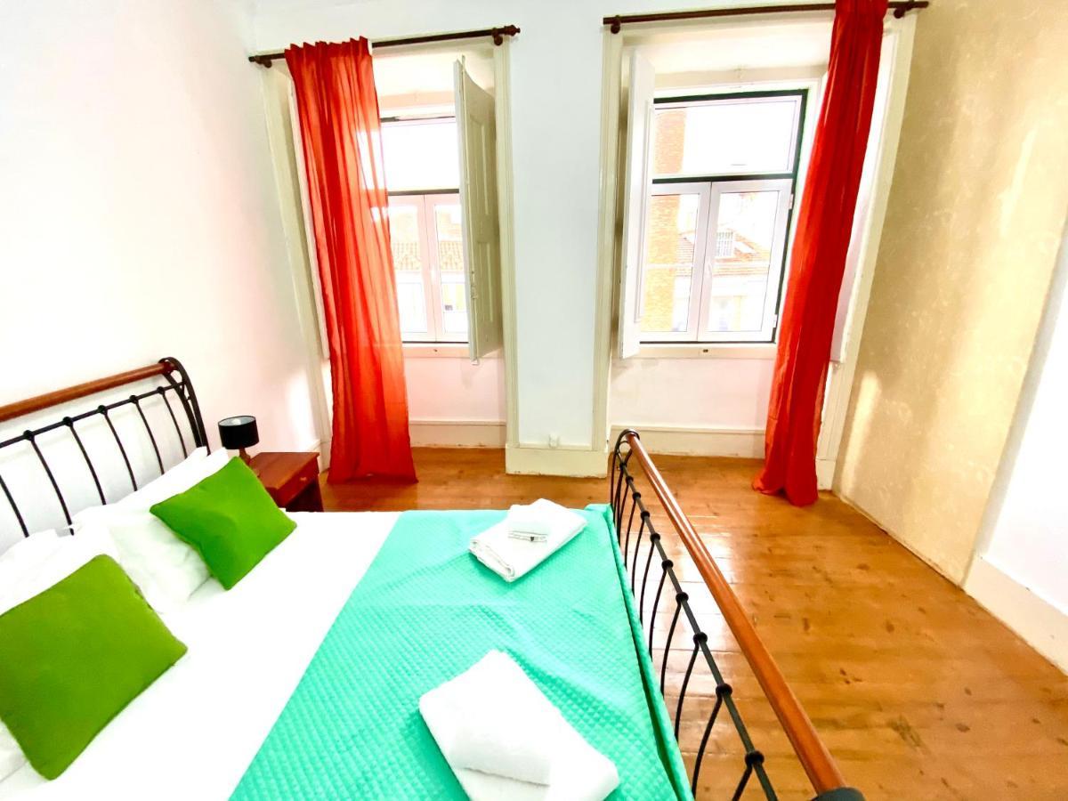 Artdeco Chiado 4 - Large Comfortable Double Room With Shared Bathroom Lissabon Buitenkant foto