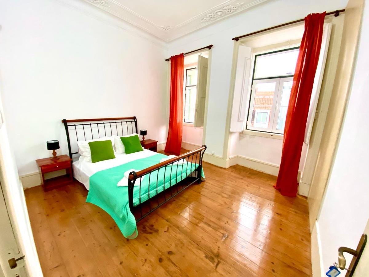 Artdeco Chiado 4 - Large Comfortable Double Room With Shared Bathroom Lissabon Buitenkant foto